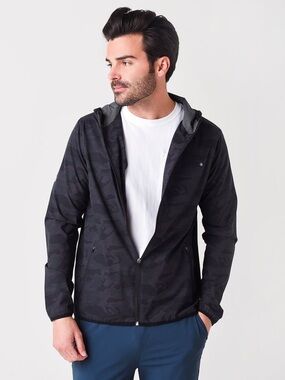 Vuori Outdoor Trainer Shell $118 Retail